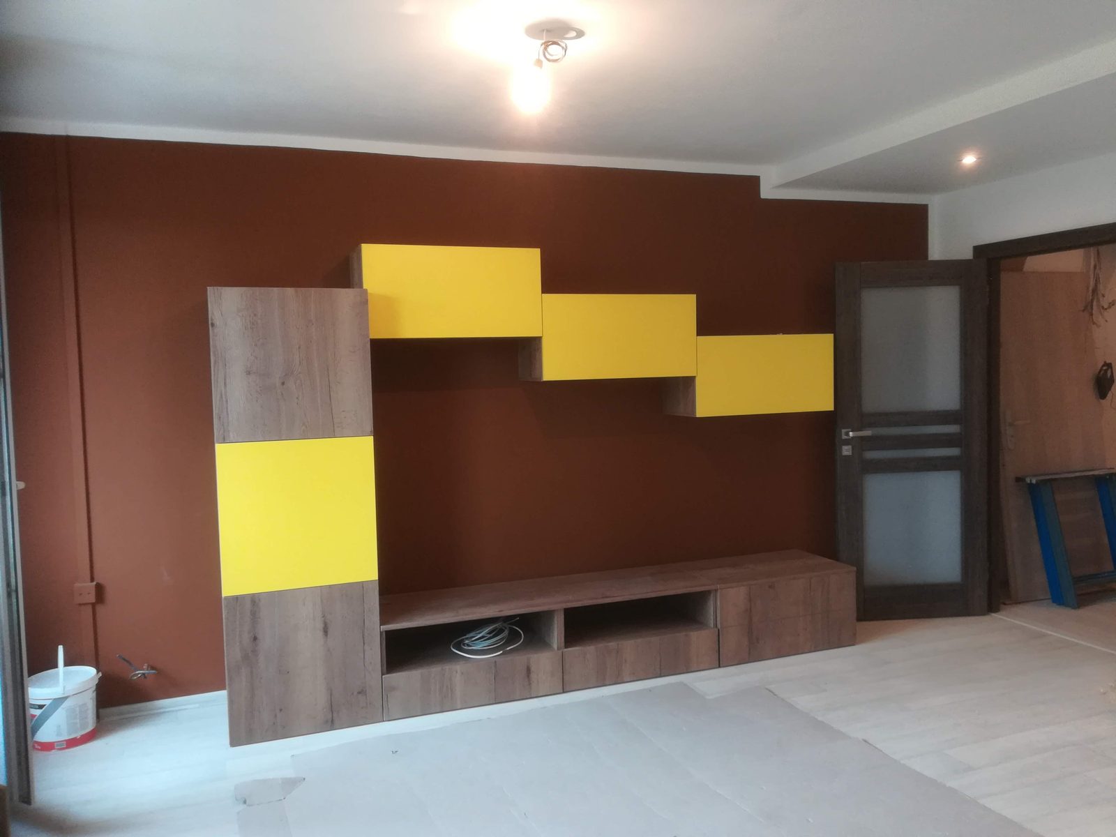 Sestava do obývacího pokoje (laminované desky)